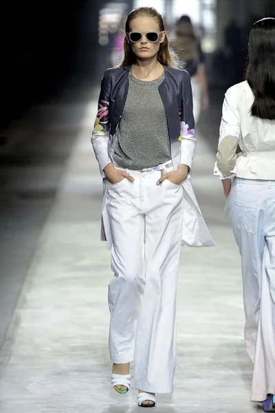 Look 14
